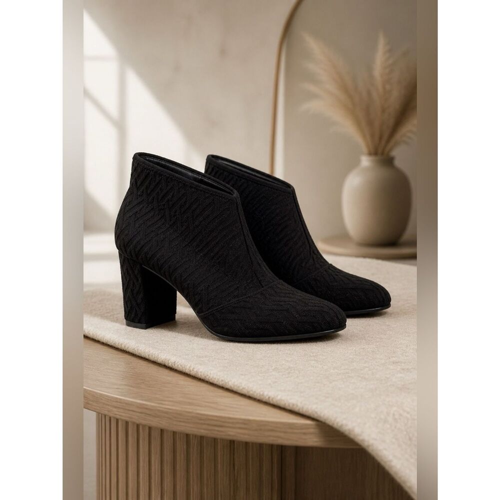 Black Stretch Fabric Women's Ankle Boots 3” Heel by NY Transit Size 8 Like New